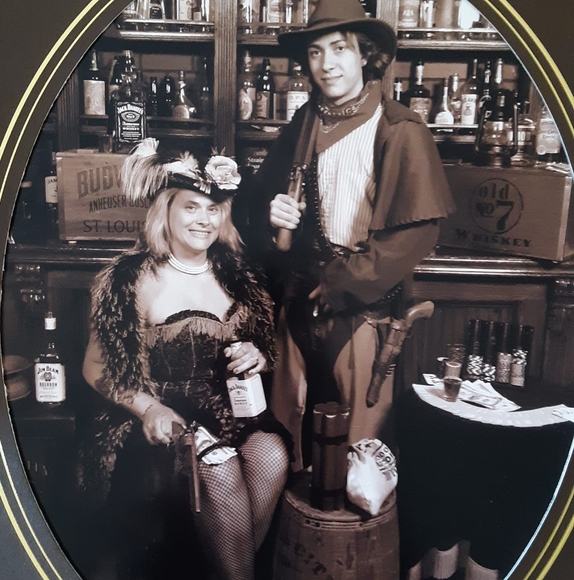 Meet your Posher, Lisa - Picture 1 of 1